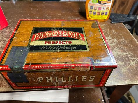 Vintage Philadelphia Phillies Metal Cigar Box 